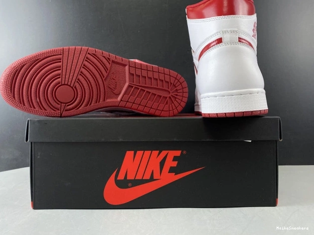 MaikeSneakers Red Retro 1 (2017) Air Metallic 555088-103 Jordan 0725